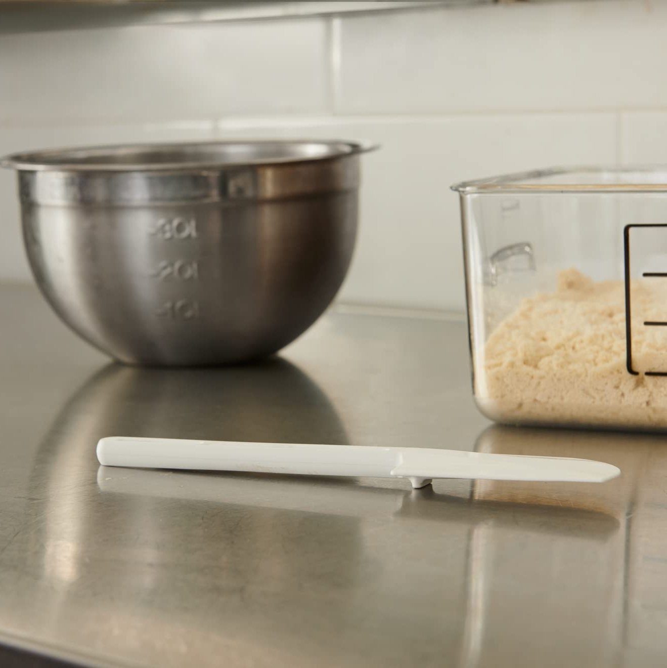 Rubbermaid Cold Scraper/Spatula 13.5" (34cm) White